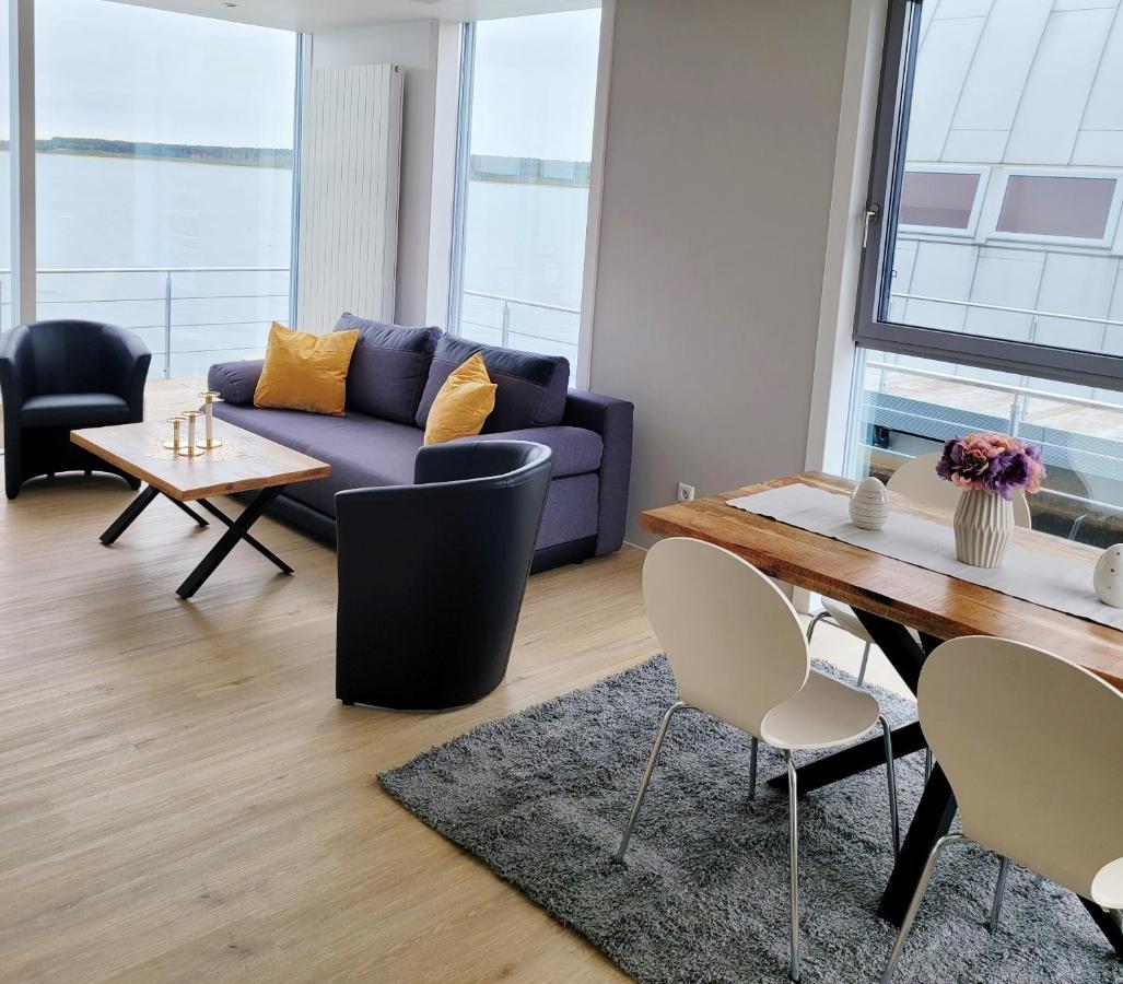 Schwimmende Ferienwohnung Sundowner Elsterheide Экстерьер фото