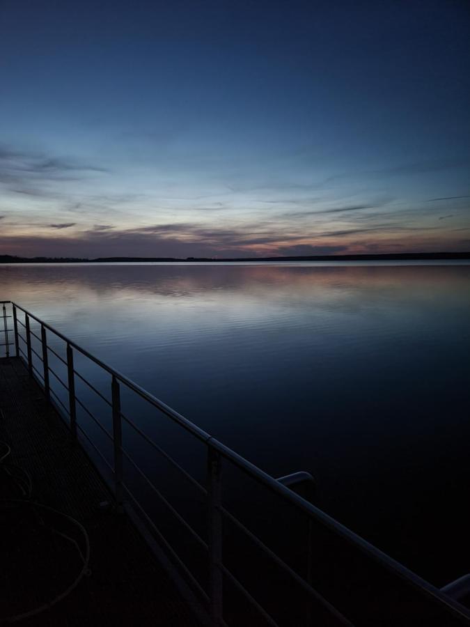 Schwimmende Ferienwohnung Sundowner Elsterheide Экстерьер фото