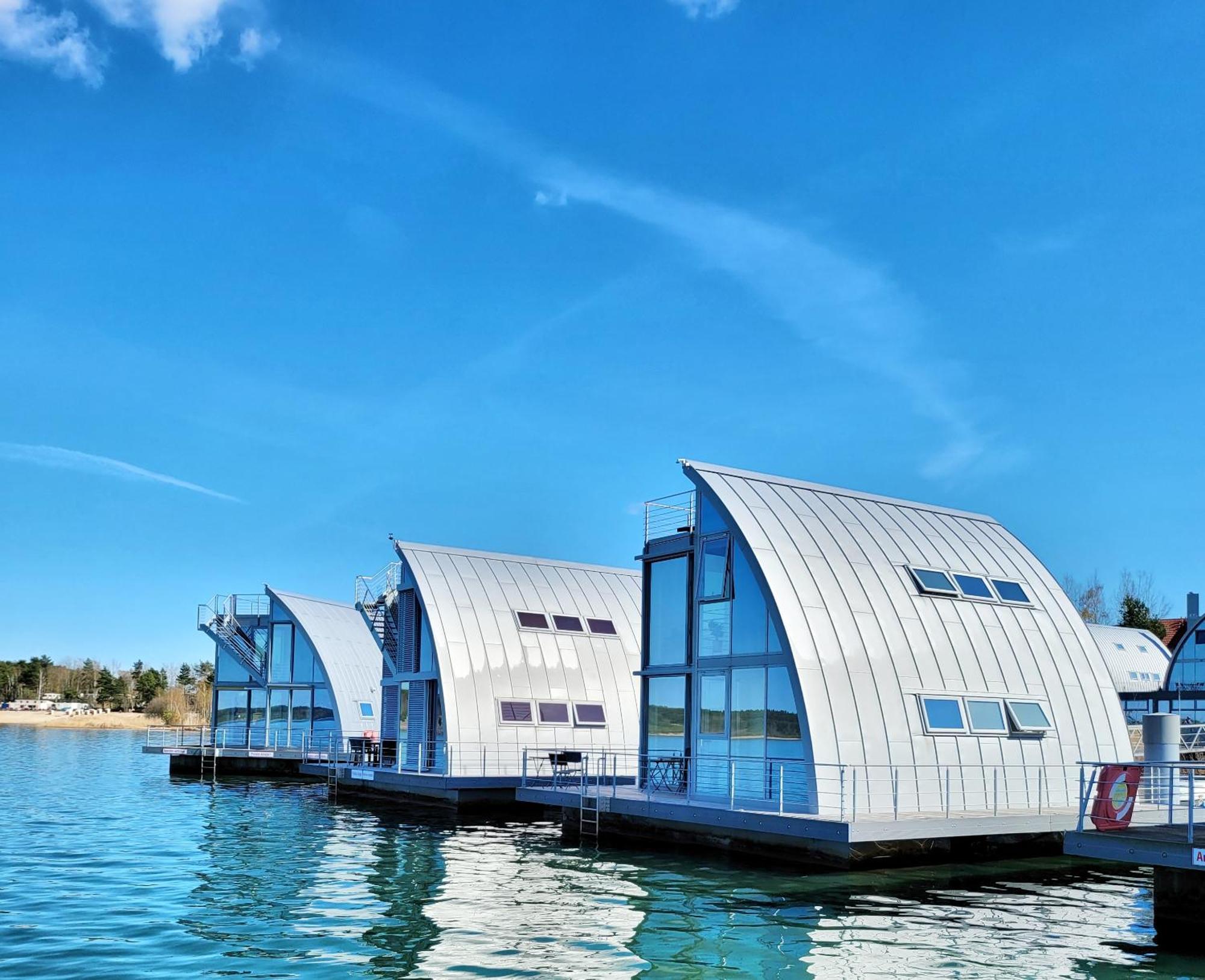 Schwimmende Ferienwohnung Sundowner Elsterheide Экстерьер фото