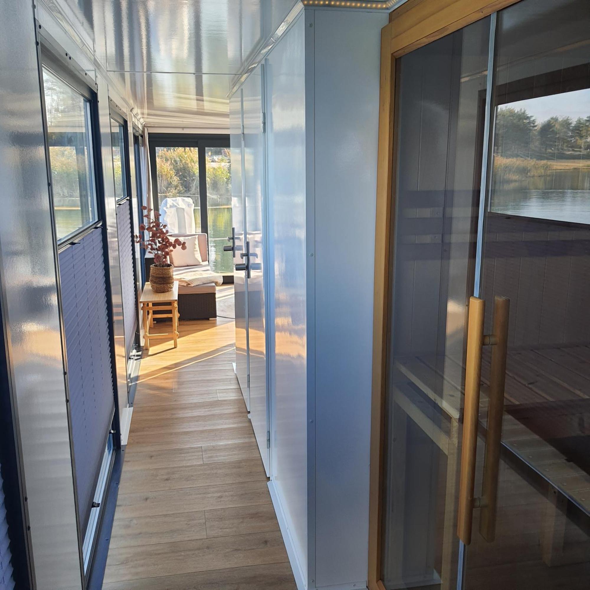 Schwimmende Ferienwohnung Sundowner Elsterheide Экстерьер фото