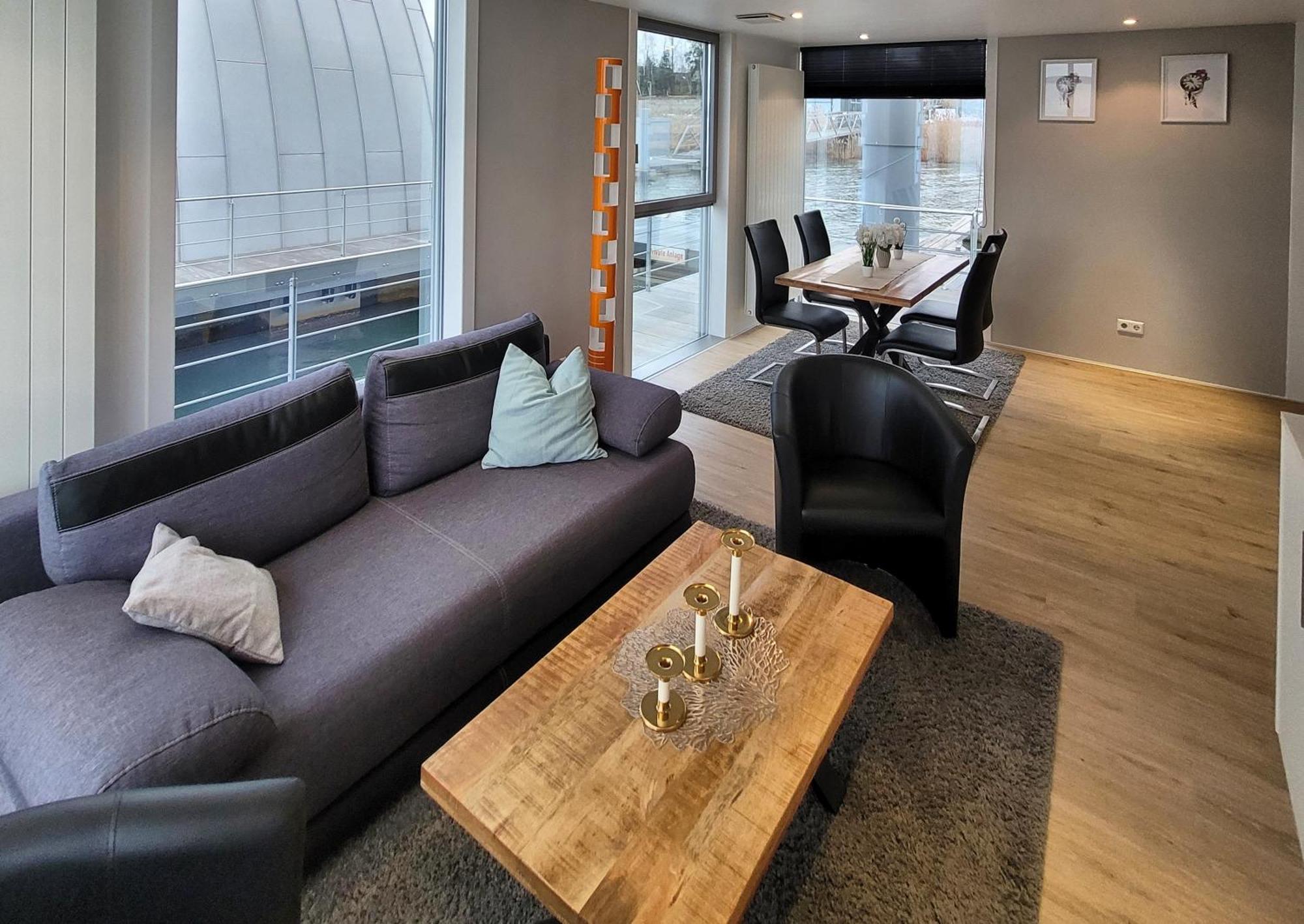Schwimmende Ferienwohnung Sundowner Elsterheide Экстерьер фото
