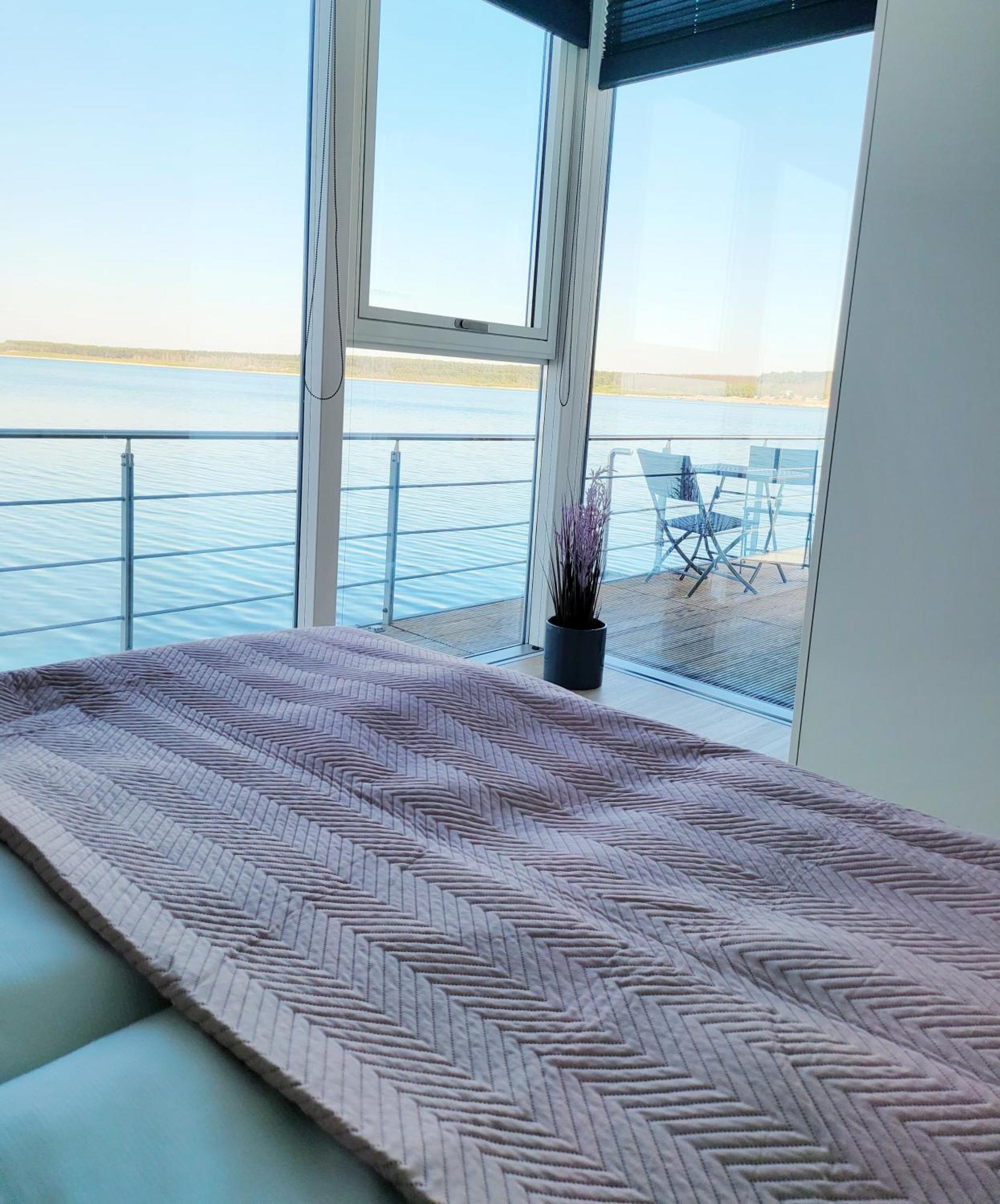 Schwimmende Ferienwohnung Sundowner Elsterheide Экстерьер фото